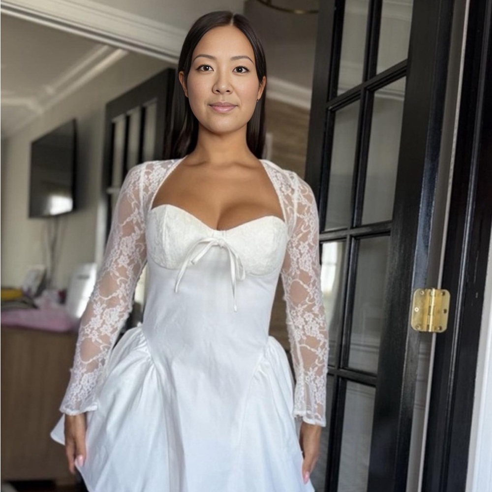 Elegant White Lace Women’s Dress